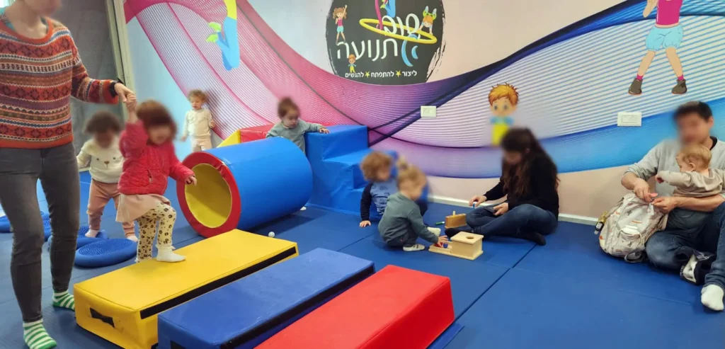 הסטודיו של שובל התנועה עם מתקני תנועה רכים